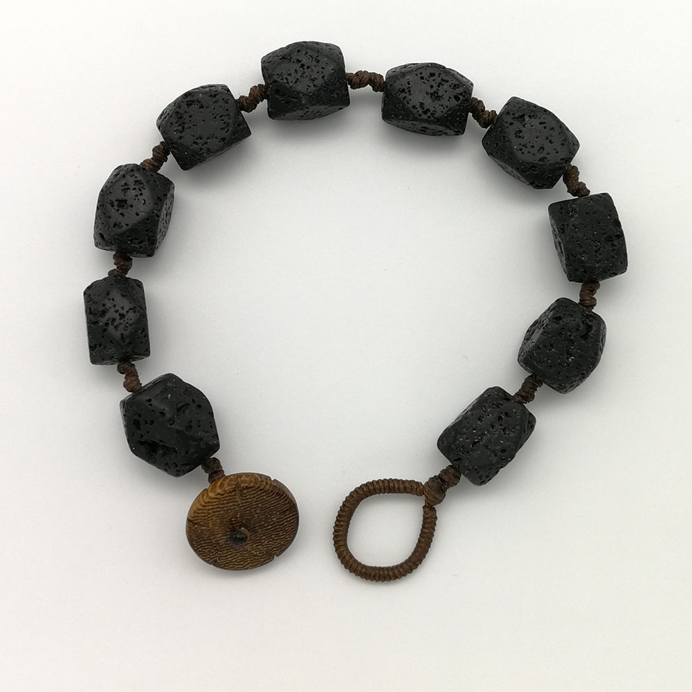 Braccialetto pietra lavica - 91014 Scopello
