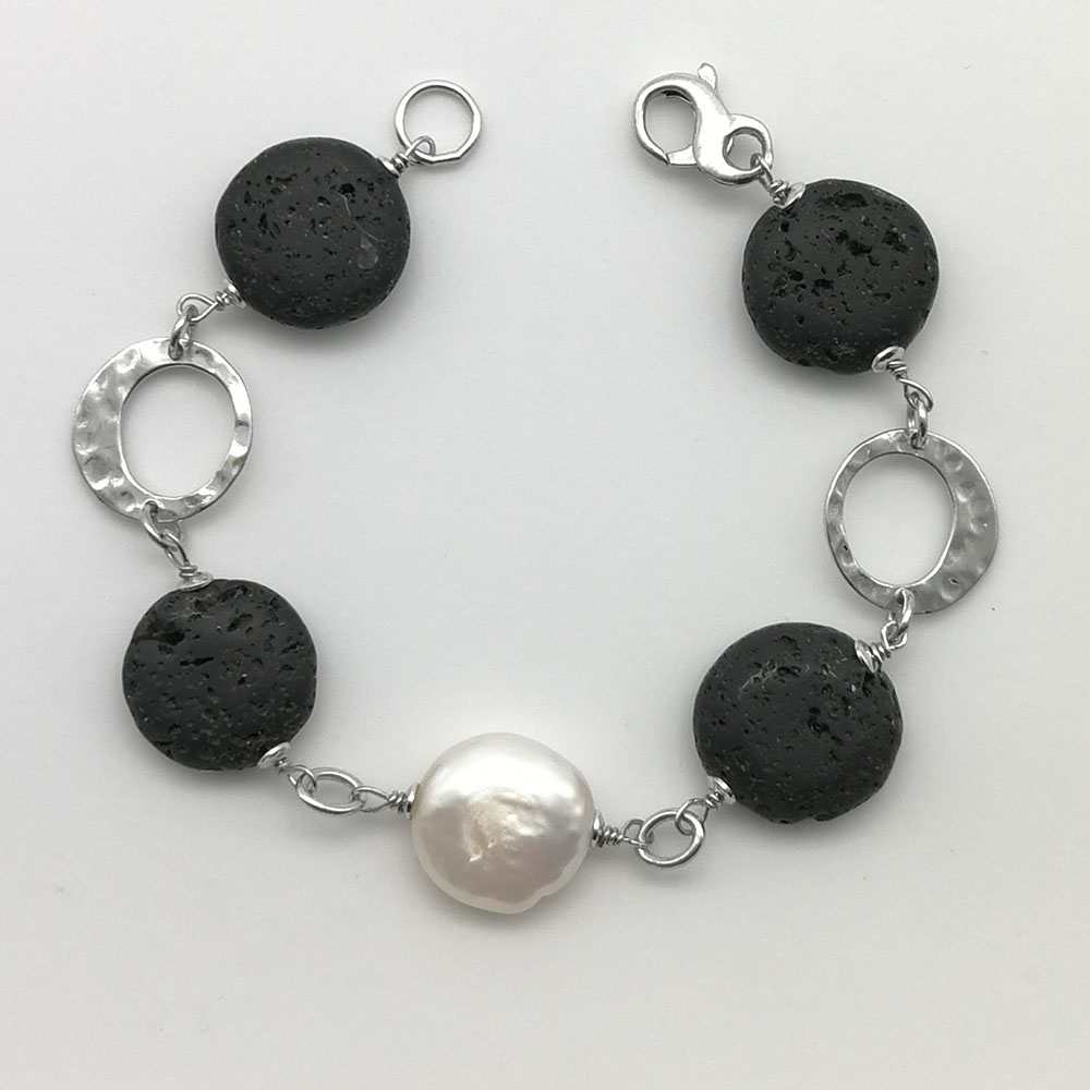 Braccialetto pietra lavica e perle - 91014 Scopello