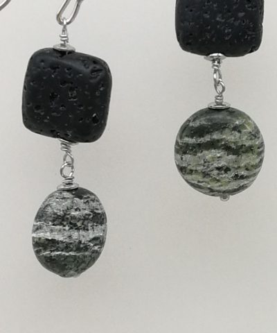 Orecchini con diaspro silver-line e pietra lavica - 91014 Scopello